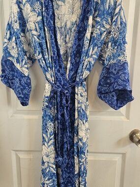 Johnny Was Blue & White Floral Kimono Robe